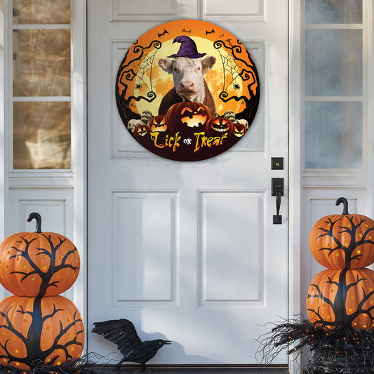 uni Halloween Hereford Cattle All Printed 3D Round Wooden Sign